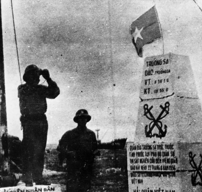 Chiến sỹ Hải quân bảo vệ đảo Trường Sa, được giải phóng ngày 29/4/1975. (Ảnh: Tư liệu TTXVN)