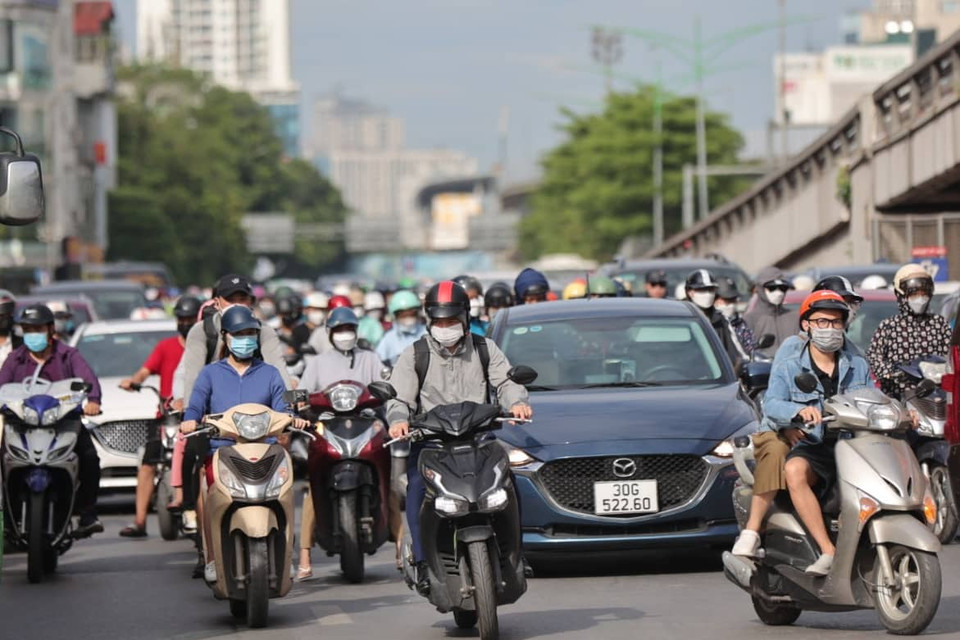 Mặc dù hôm nay là ngày đầu tuần rất đông các phương tiện nhưng vấn đề lưu thông vẫn được đảm bảo. (Ảnh: Hoài Nam/Vietnam+)