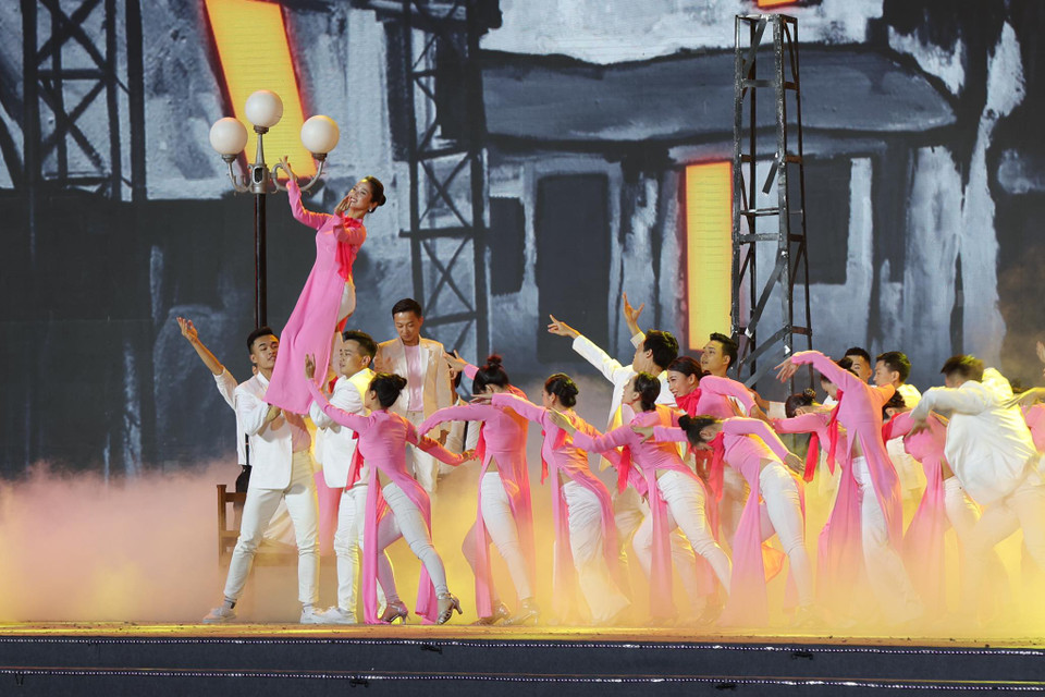 Lễ bế mạc là cơ hội để Hà Nội giới thiệu hình ảnh Thủ đô thân thiện, hiếu khách đến với bạn bè trong Khu vực Đông Nam Á và thế giới. (Ảnh: Minh Hiếu/Vietnam+)