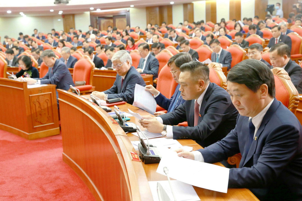 Các đồng chí Ủy viên Trung ương Đảng dự Hội nghị. (Ảnh: Phương Hoa/TTXVN)