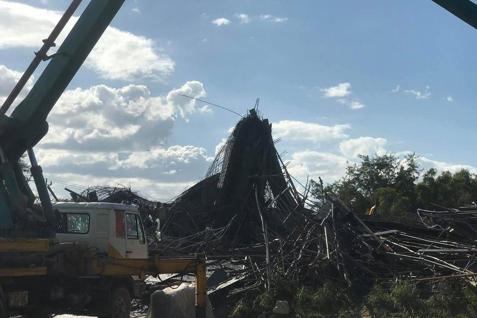 Hiện trường vụ sập chùa. (Ảnh: Fresh News)