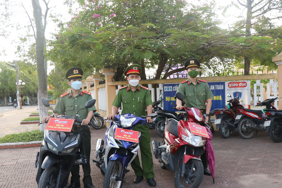Lực lượng an ninh của tỉnh Bạc Liêu được bố trí tại các điểm thi nhằm bảo bảo an ninh trật tự và an toàn cho kỳ thi. (Ảnh: Chanh Đa/TTXVN)