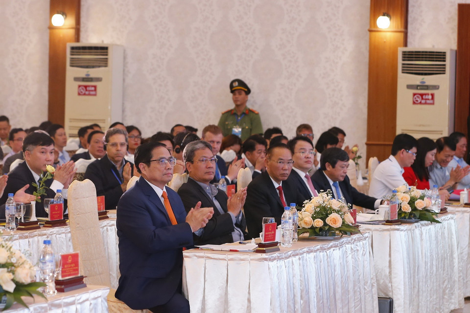 Thủ tướng Phạm Minh Chính và các đại biểu dự Hội nghị xúc tiến đầu tư vào tỉnh Gia Lai năm 2022. (Ảnh: Văn Điệp/TTXVN)