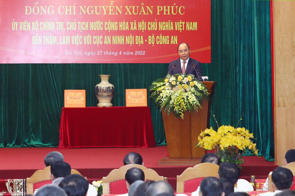  Chủ tịch nước Nguyễn Xuân Phúc phát biểu chỉ đạo tại buổi đến thăm và làm việc với Cục An ninh nội địa, Bộ Công An. (Ảnh: Phạm Kiên/TTXVN)