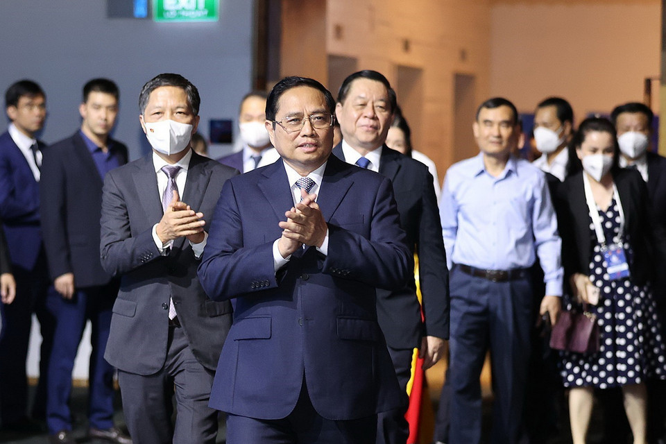 Thủ tướng Phạm Minh Chính đến dự Diễn đàn Kinh tế Việt Nam lần thứ tư. (Ảnh: Dương Giang/TTXVN)