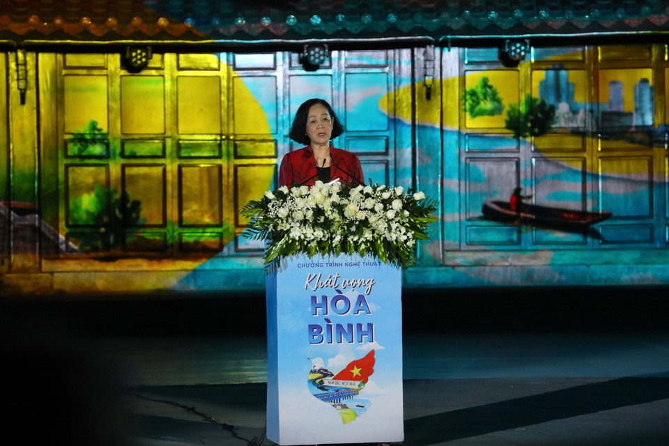 Ủy viên Bộ Chính trị, Bí thư Trung ương Đảng, Trưởng Ban tổ chức Trung ương Trương Thị Mai phát biểu khai mạc chương trình. (Ảnh: Hoàng Hiếu/TTXVN)