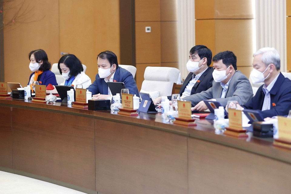 Các ủy viên Ủy ban Thường vụ Quốc hội dự phiên họp. (Ảnh: Doãn Tấn/TTXVN)