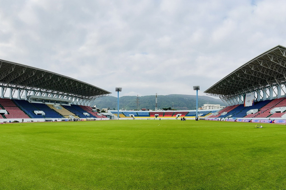  Khán đài sân vận động Cẩm Phả được đầu tư nâng cấp từ 8 lên 16.000 chỗ phục vụ SEA Games 31. (Ảnh: Thanh Vân/TTXVN)