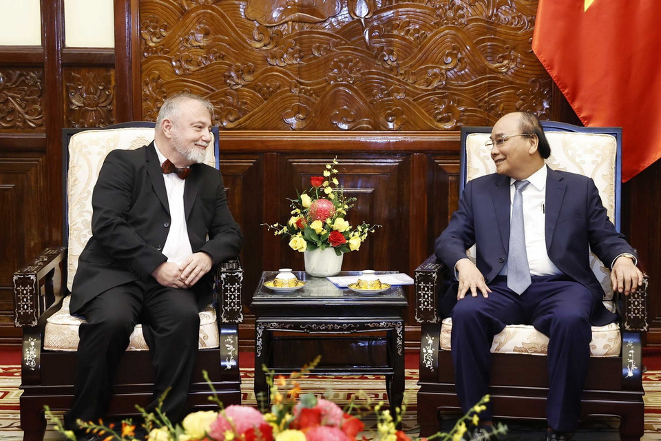 Chủ tịch nước Nguyễn Xuân Phúc tiếp Đại sứ Cộng hòa Séc Hynek Kmonícek. (Ảnh: Thống Nhất/TTXVN)