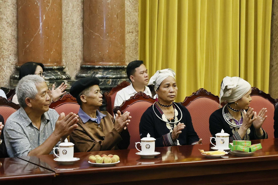 Các đại biểu là người có uy tín trong đồng bào dân tộc thiểu số tỉnh Tuyên Quang. (Ảnh: Thống Nhất/TTXVN)