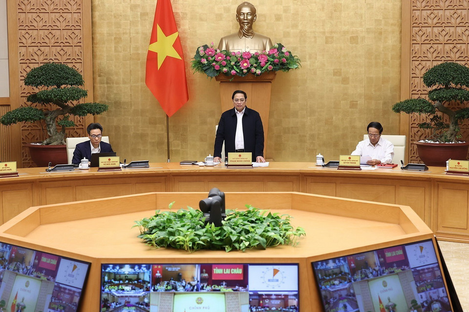  Thủ tướng cho biết Chính phủ tổ chức hội nghị này nhằm đánh giá lại quá trình và kết quả thực hiện các nhiệm vụ, tìm ra nguyên nhân và rút ra bài học kinh nghiệm, để từ đó xác định các nhiệm vụ, giải pháp để thực hiện hiệu quả, cụ thể hóa các Kết luận, Nghị quyết của Trung ương, Nghị quyết của Quốc hội, các Nghị quyết của Chính phủ. (Ảnh: Dương Giang/TTXVN)