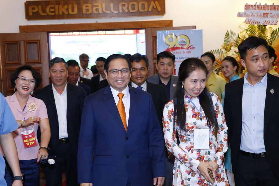 Thủ tướng Phạm Minh đến dự Hội nghị xúc tiến đầu tư tỉnh Gia Lai 2022. (Ảnh: Văn Điệp/TTXVN)