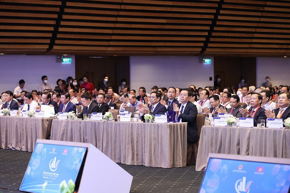 Quang cảnh Diễn đàn Kinh tế Việt Nam lần thứ tư. (Ảnh: Dương Giang/TTXVN)