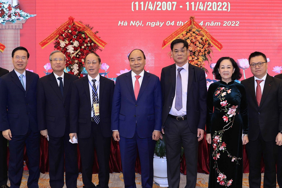 Chủ tịch nước Nguyễn Xuân Phúc với các lãnh đạo, nguyên lãnh đạo Đảng và Nhà nước tham dự Lễ kỷ niệm. (Ảnh: Thống Nhất/TTXVN)