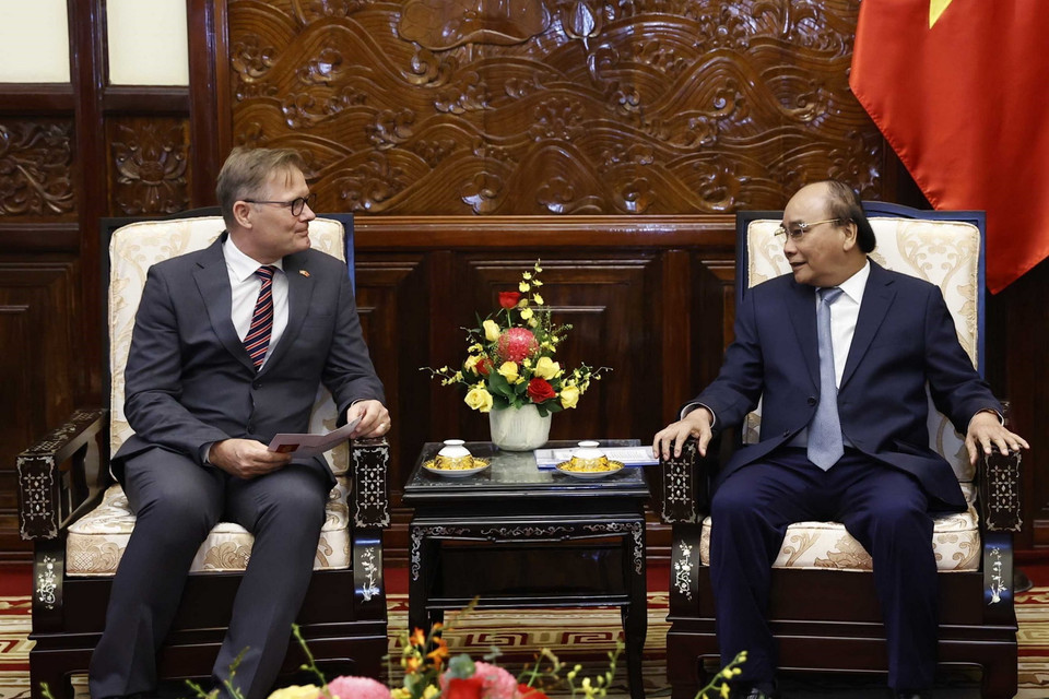 Chủ tịch nước Nguyễn Xuân Phúc tiếp Đại sứ Vương quốc Đan Mạch Nicolai Prytz. (Ảnh: Thống Nhất/TTXVN)