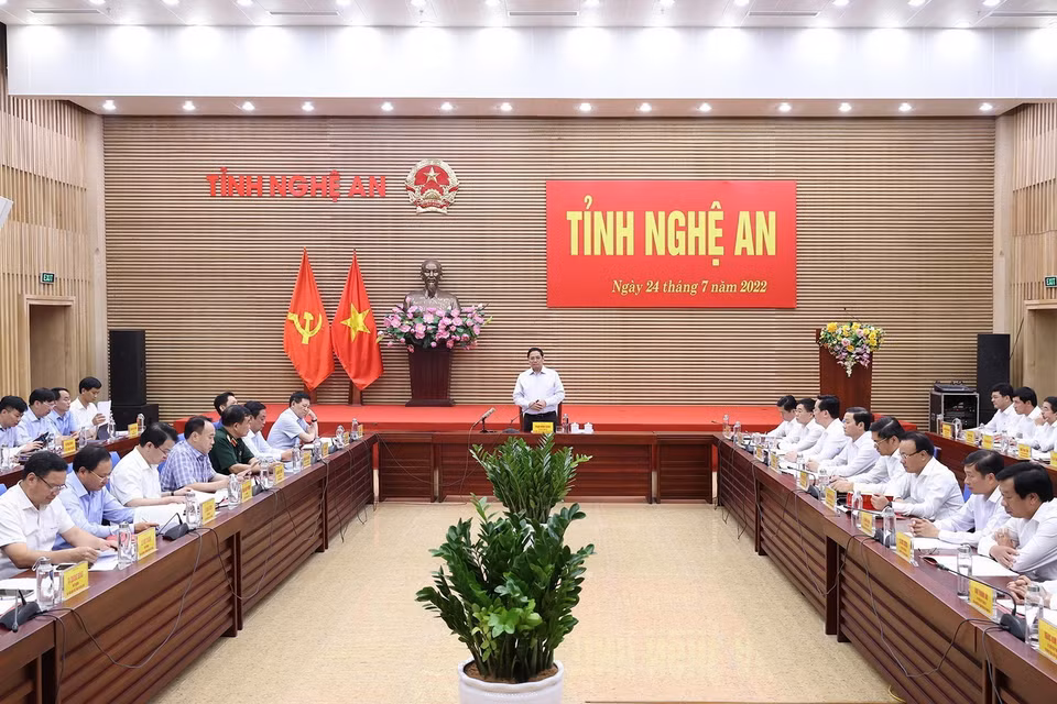 Thủ tướng Phạm Minh Chính chủ trì làm việc với lãnh đạo chủ chốt tỉnh Nghệ An. (Ảnh: Dương Giang/TTXVN)