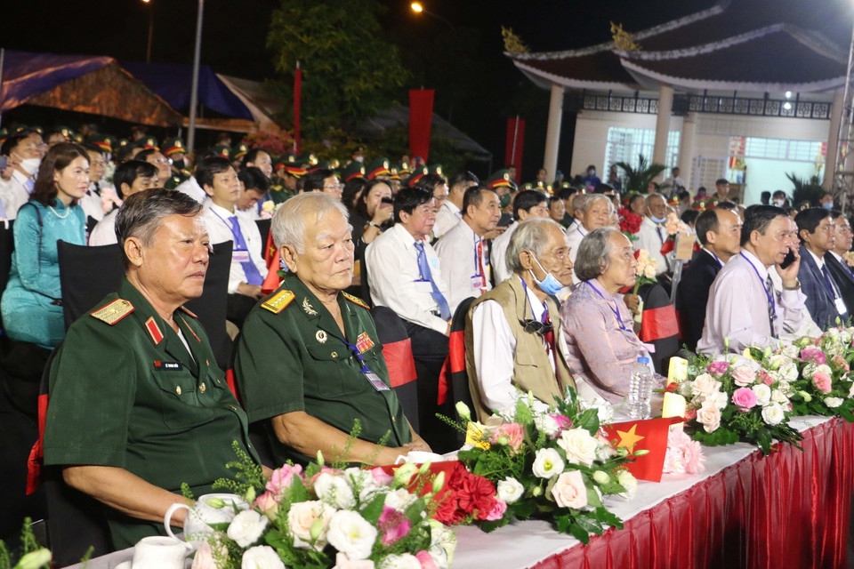 Đại biểu dự cầu truyền hình trực tiếp “Khúc tráng ca hòa bình” tại điểm cầu An Giang. (Ảnh: Công Mạo/TTXVN)