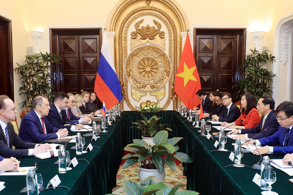 Quang cảnh buổi hội đàm giữa Bộ trưởng Ngoại giao Bùi Thanh Sơn và Bộ trưởng Ngoại giao Nga Sergey Lavrov. (Ảnh: Lâm Khánh/TTXVN)