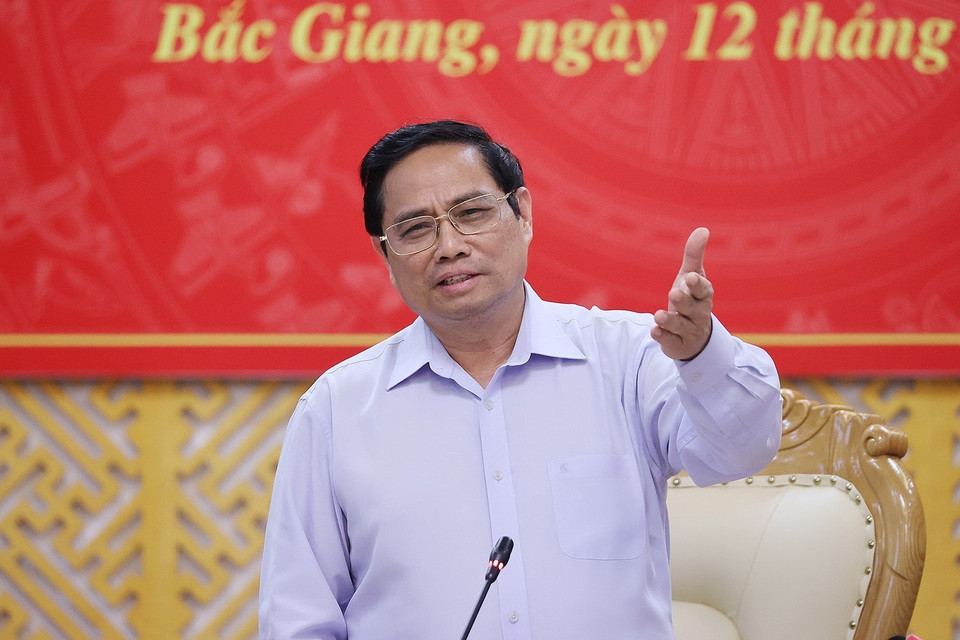 Thủ tướng kết luận buổi làm việc với lãnh đạo chủ chốt tỉnh Bắc Giang. (Ảnh: Dương Giang/TTXVN)