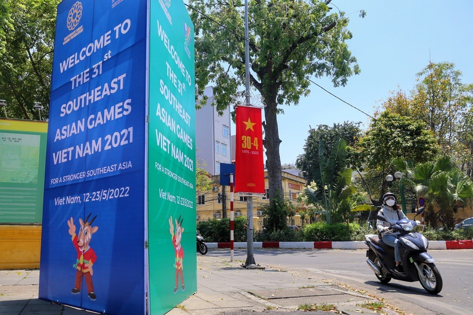 Pano tuyên truyền SEA Games 31 tại phố Điện Biên Phủ. (Ảnh: Tuấn Đức/TTXVN)