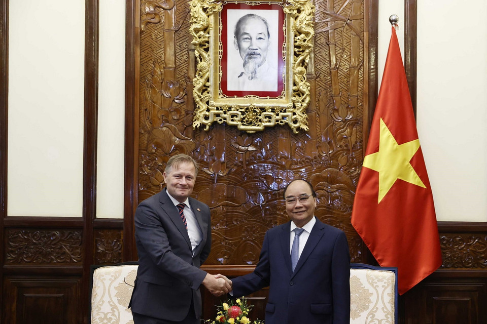 Chủ tịch nước Nguyễn Xuân Phúc tiếp Đại sứ Vương quốc Đan Mạch Nicolai Prytz. (Ảnh: Thống Nhất/TTXVN) 