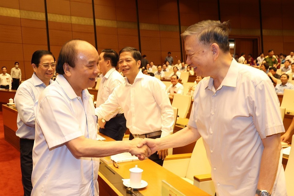 Chủ tịch nước Nguyễn Xuân Phúc, Thủ tướng Chính phủ Phạm Minh Chính và các vị lãnh đạo Đảng, Nhà nước dự hội nghị. (Ảnh: Trí Dũng/TTXVN)