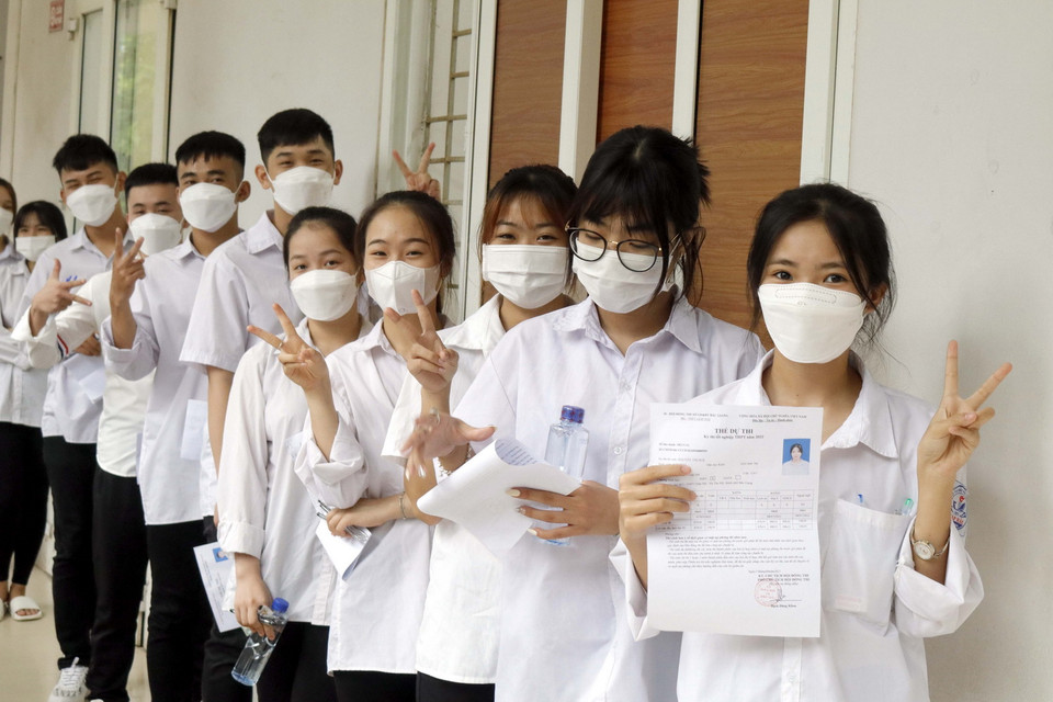  Thí sinh ở Bác Giang sẵn sàng bước vào bài thi đầu tiên kỳ thi tốt nghiệp THPT 2022. (Ảnh: Đồng Thúy/TTXVN)