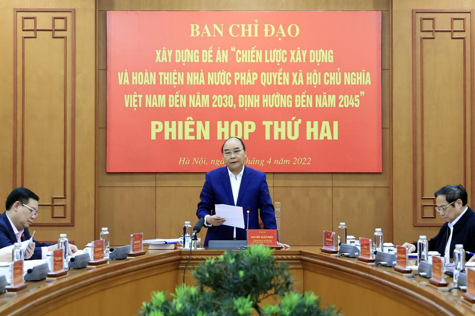 Chủ tịch nước Nguyễn Xuân Phúc phát biểu tại Phiên họp thứ hai của Ban Chỉ đạo xây dựng Đề án “Chiến lược xây dựng và hoàn thiện Nhà nước pháp quyền xã hội chủ nghĩa Việt Nam đến năm 2030, định hướng đến năm 2045.” (Ảnh: Thống Nhất/TTXVN)