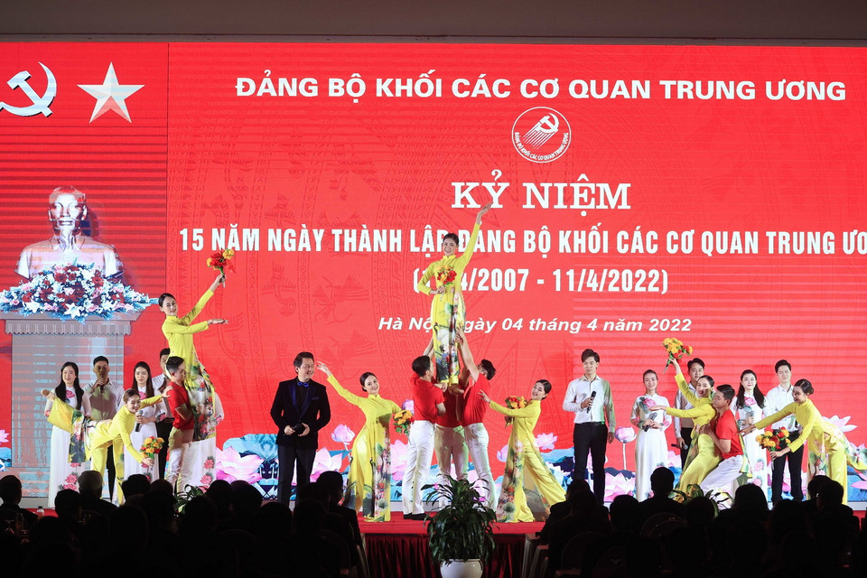 Chương trình văn nghệ chào mừng buổi lễ. Ảnh: Thống Nhất – TTXVN 