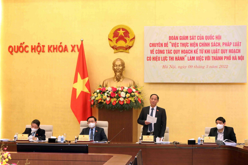  Phó Chủ tịch Quốc hội Trần Quang Phương phát biểu tại buổi làm việc với Ủy ban Nhân dân thành phố Hà Nội về công tác quy hoạch. (Ảnh: An Đăng/TTXVN)