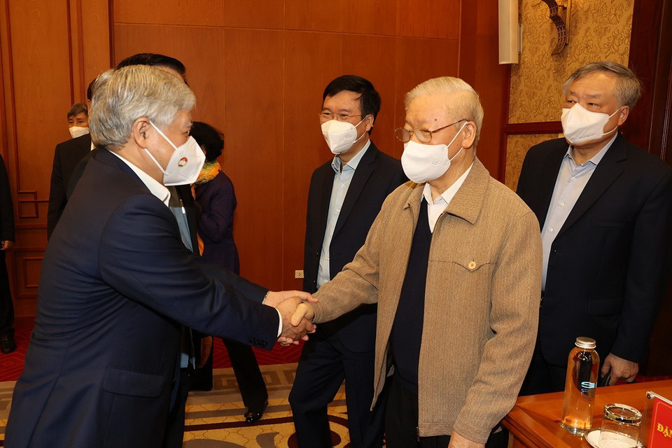 Tổng Bí thư Nguyễn Phú Trọng với các đại biểu dự Phiên họp thứ 21. (Ảnh: Trí Dũng/TTXVN)