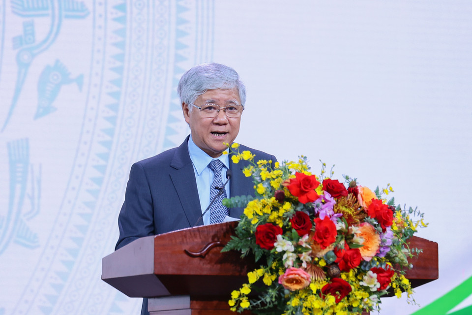 Tại sự kiện, ông Đỗ Văn Chiến - Bí thư Trung ương Đảng Cộng sản Việt Nam khóa XIII, Chủ tịch Ủy ban Trung ương Mặt trận Tổ quốc Việt Nam nhấn mạnh phát triển nông nghiệp hữu cơ là xu thế tất yếu của nông nghiệp Việt Nam trong tiến trình hội nhập quốc tế. Ông cũng khuyến khích các doanh nghiệp đẩy mạnh áp dụng công nghệ, quy trình sản xuất tiên tiến, giảm sử dụng phân bón hóa học hay thuốc bảo vệ thực vật có nguồn gốc vô cơ… (Ảnh: Minh Hiếu/Vietnam+) 