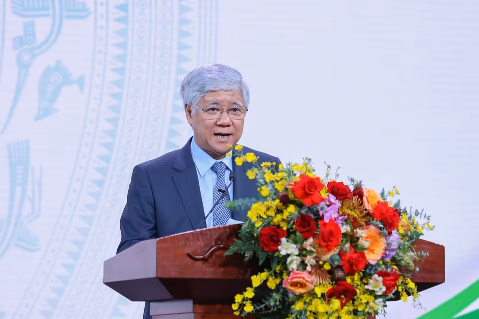Tại sự kiện, ông Đỗ Văn Chiến - Bí thư Trung ương Đảng Cộng sản Việt Nam khóa XIII, Chủ tịch Ủy ban Trung ương Mặt trận Tổ quốc Việt Nam nhấn mạnh phát triển nông nghiệp hữu cơ là xu thế tất yếu của nông nghiệp Việt Nam trong tiến trình hội nhập quốc tế. Ông cũng khuyến khích các doanh nghiệp đẩy mạnh áp dụng công nghệ, quy trình sản xuất tiên tiến, giảm sử dụng phân bón hóa học hay thuốc bảo vệ thực vật có nguồn gốc vô cơ… (Ảnh: Minh Hiếu/Vietnam+) 