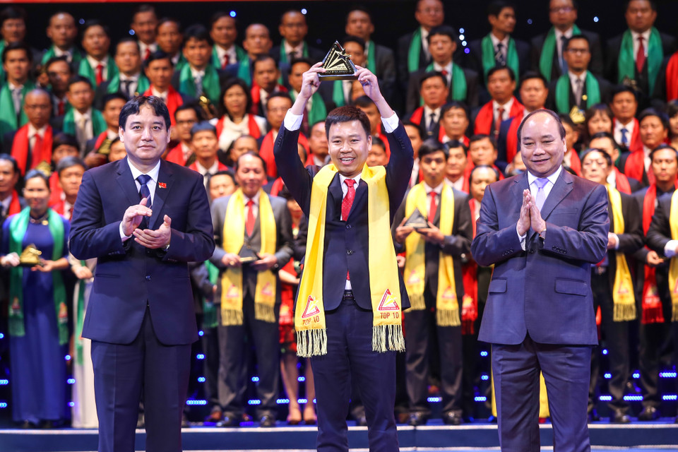 Lần đầu tiên Công ty cổ phần Quốc tế Sơn Hà vươn tới Top 10 Sao Vàng đất Việt. Đây là sự ghi nhận cho nỗ lực không ngừng của cả công ty trong thời gian dài. (Ảnh: Minh Sơn/Vietnam+)