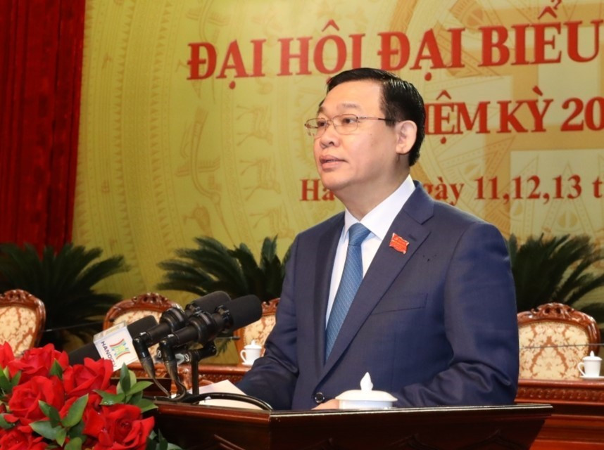 Ủy viên Bộ Chính trị, Bí thư Thành ủy, Trưởng đoàn đại biểu Quốc hội thành phố Hà Nội Vương Đình Huệ phát biểu khai mạc phiên trù bị. (Ảnh: Văn Điệp/TTXVN)