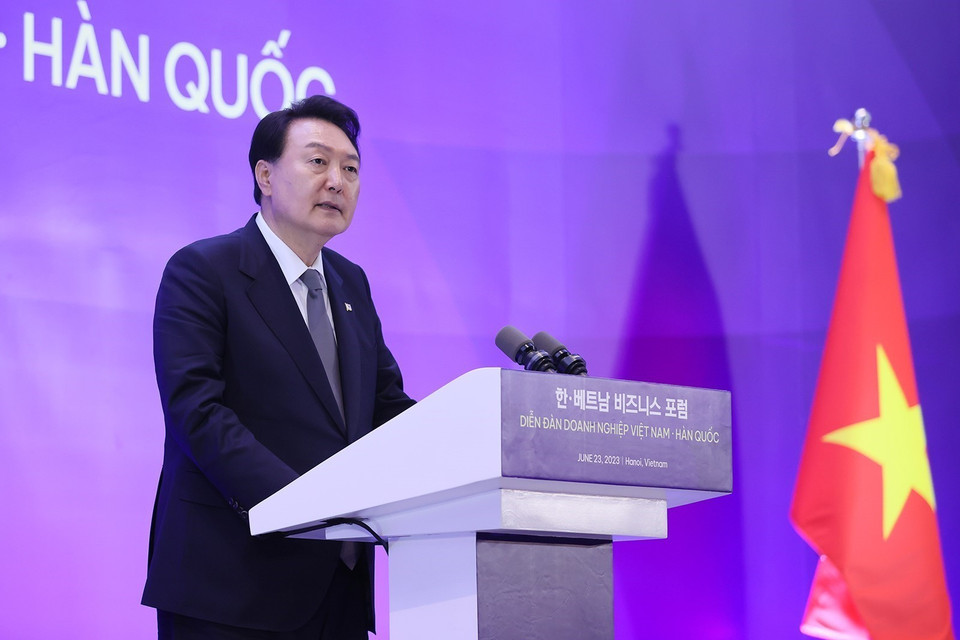 Tổng thống Yoon Suk Yeol phát biểu tại Diễn đàn Doanh nghiệp Việt Nam-Hàn Quốc. (Ảnh: Dương Giang/TTXVN)