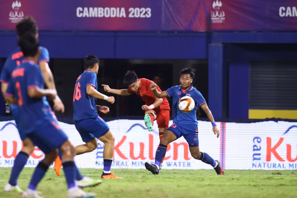 Sau bàn thua sớm, U22 Việt Nam dồn lên tấn công và tạo được một vài cơ hội... (Ảnh: Hoàng Linh/TTXVN)