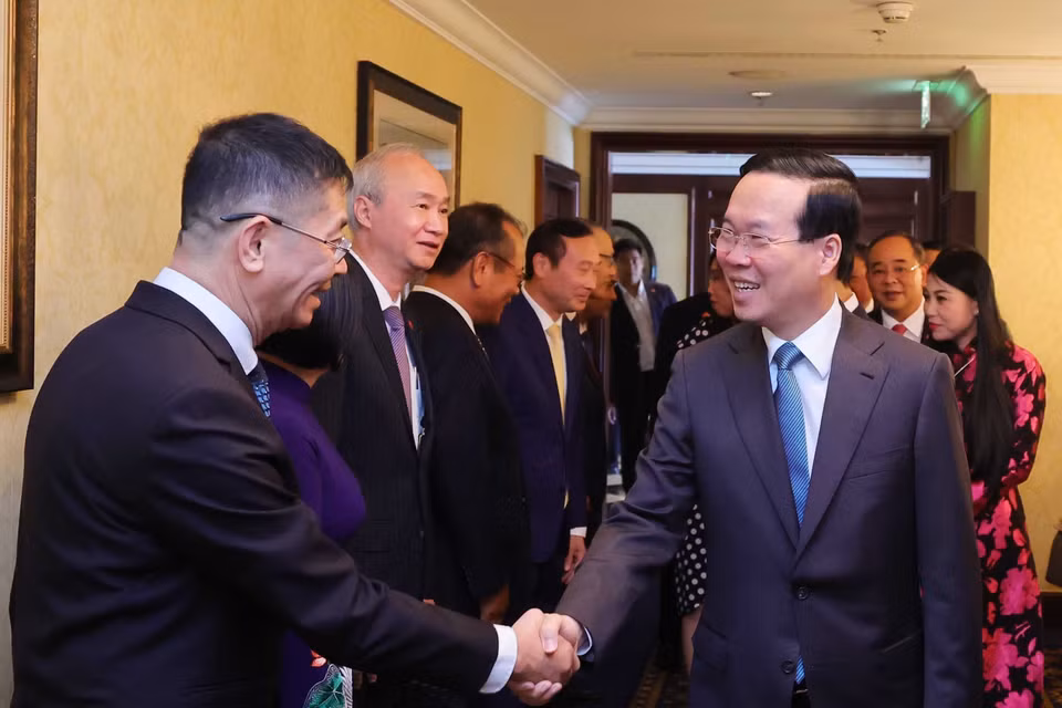 Chủ tịch nước Võ Văn Thưởng tiếp các Đại sứ Việt Nam tại khu vực châu Âu. (Ảnh: Thống Nhất/TTXVN)