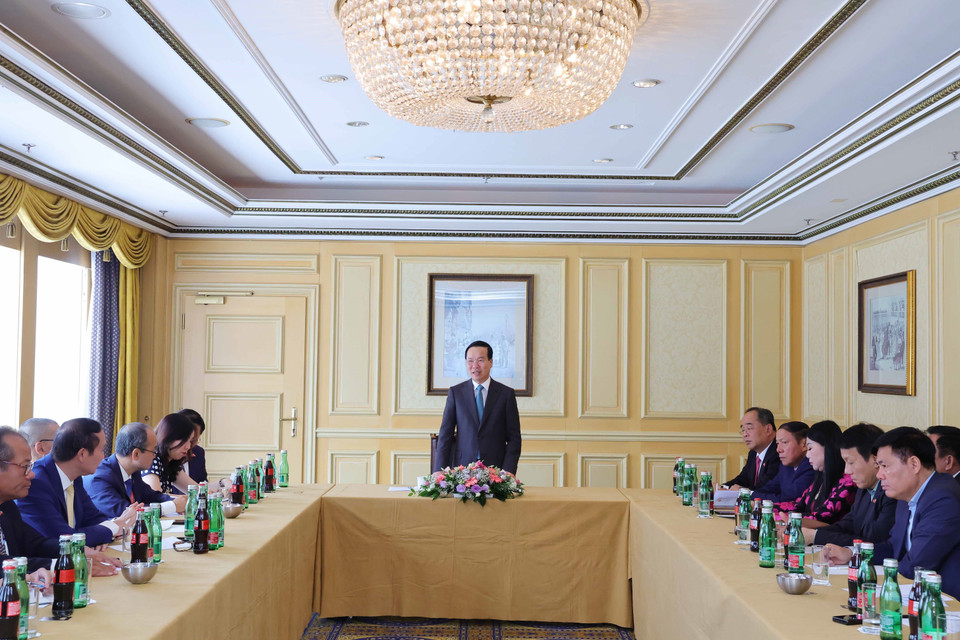 Chiều 23/7/2023 (theo giờ địa phương), tại Thủ đô Vienna, Chủ tịch nước Võ Văn Thưởng tiếp Đại sứ Việt Nam tại khu vực châu Âu. (Ảnh: Thống Nhất/TTXVN)