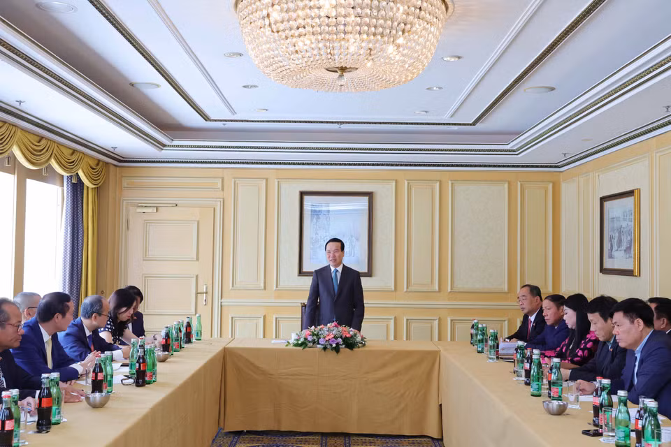 Chiều 23/7/2023 (theo giờ địa phương), tại Thủ đô Vienna, Chủ tịch nước Võ Văn Thưởng tiếp Đại sứ Việt Nam tại khu vực châu Âu. (Ảnh: Thống Nhất/TTXVN)