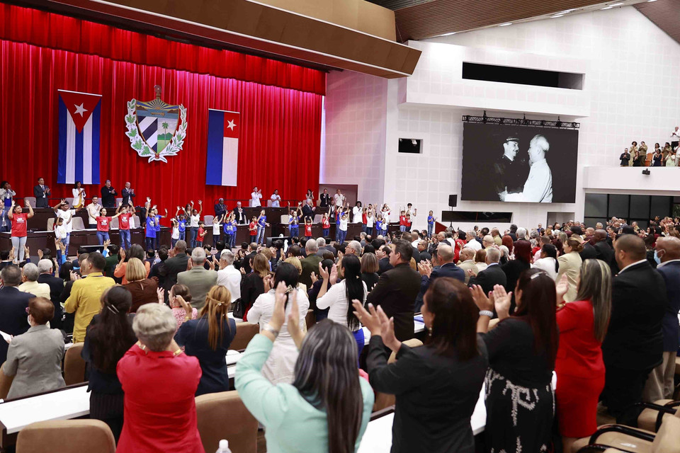 Tiết mục văn nghệ chào mừng đoàn Việt Nam tại phiên họp. (Ảnh: Doãn Tấn/TTXVN)