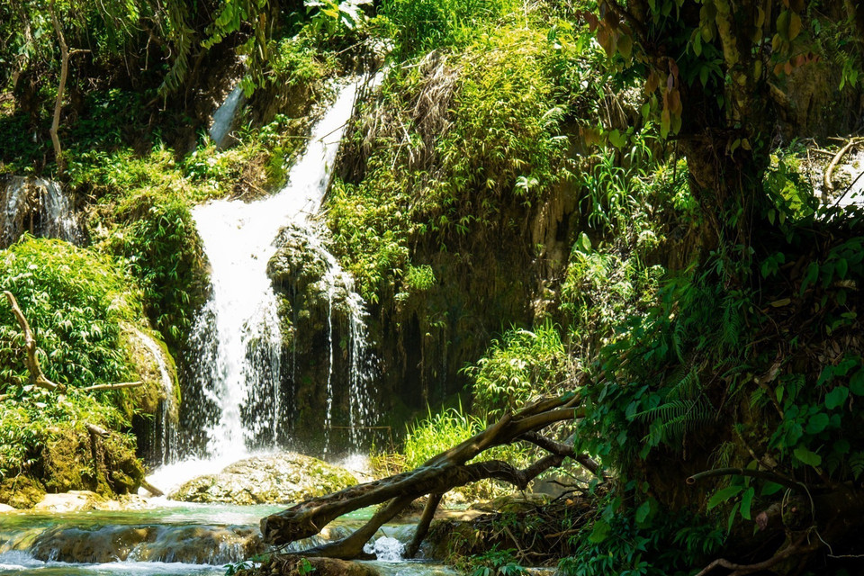 Tuy nhiên, đến nay dòng thác vẫn chưa được đưa vào khai thác du lịch và rất ít khách phương xa biết tới. (Ảnh: TTXVN phát)