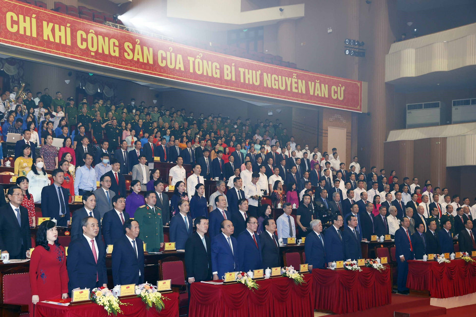 Chủ tịch nước Nguyễn Xuân Phúc và các vị lãnh đạo, nguyên lãnh đạo Đảng, Nhà nước dự Lễ kỷ niệm 110 năm ngày sinh Tổng Bí thư Nguyễn Văn Cừ (9/7/1912-9/7/2022). (Ảnh: Thống Nhất/TTXVN)