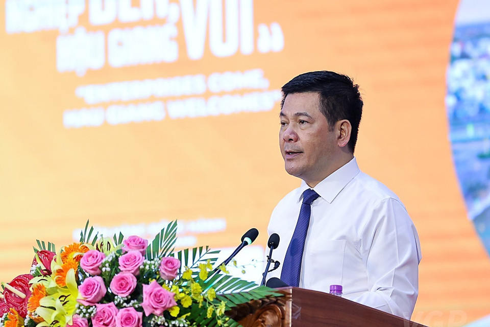 Bộ trưởng Bộ Công Thương Nguyễn Hồng Diên phát biểu. (Ảnh: Dương Giang/TTXVN)