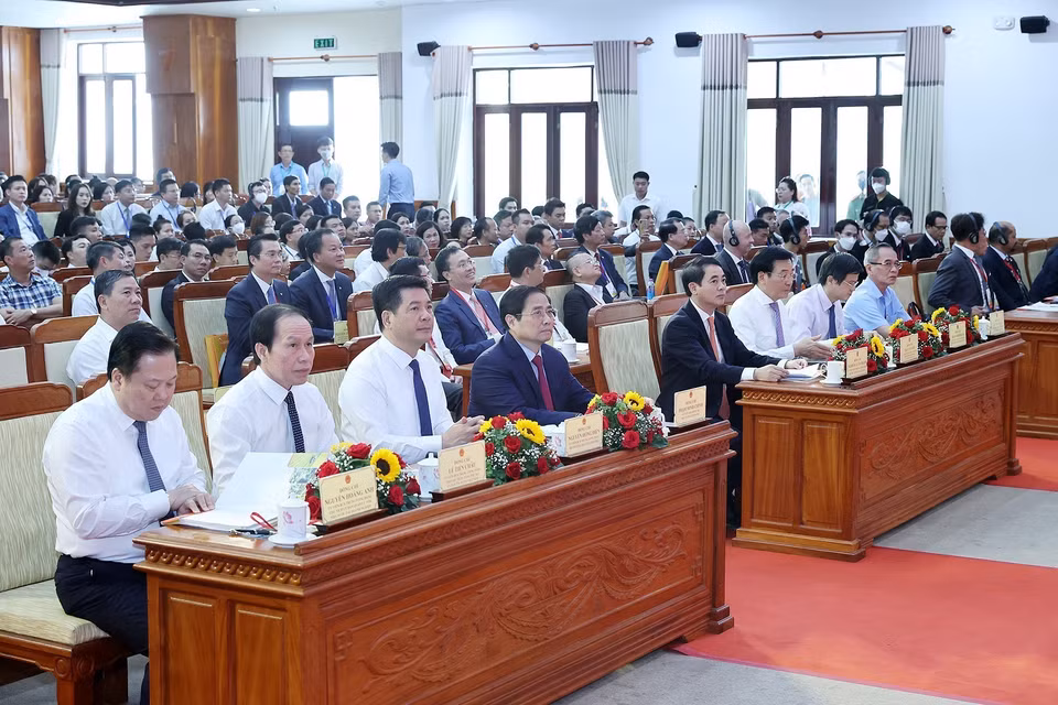 Thủ tướng Phạm Minh Chính và các đại biểu dự Hội nghị xúc tiến đầu tư tỉnh Hậu Giang năm 2022. (Ảnh: Dương Giang/TTXVN)