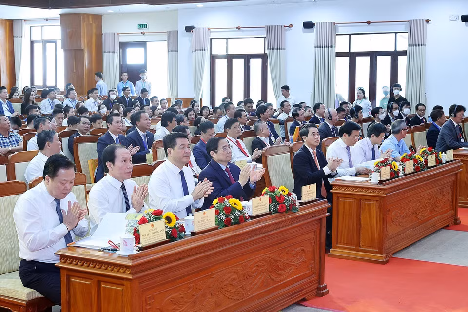 Thủ tướng Phạm Minh Chính và các đại biểu dự Hội nghị xúc tiến đầu tư tỉnh Hậu Giang năm 2022. (Ảnh: Dương Giang/TTXVN)