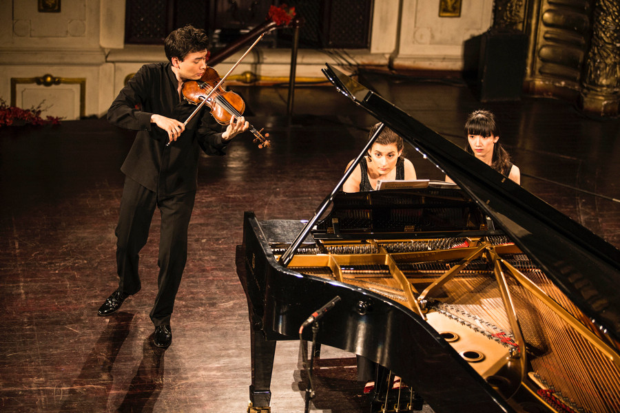 Không phải dễ dàng để nghệ sỹ violon 30 tuổi Stefan Jackiw được giới chuyên môn công nhận là người đại diện xuất sắc cho thế hệ của mình. (Nguồn: BTC)