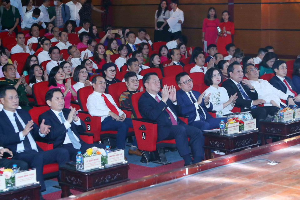 Các đại biểu tham dự buổi lễ. (Ảnh: An Đăng/TTXVN)