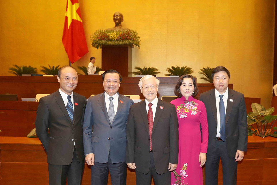 Tổng Bí thư, Chủ tịch nước Nguyễn Phú Trọng với đoàn đại biểu Quốc hội tỉnh Ninh Bình. (Ảnh: Trí Dũng/TTXVN)