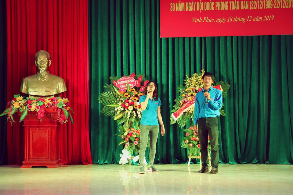 Các tiết mục văn nghệ của Đoàn Thanh niên Thông tấn xã Việt Nam tại buổi gặp mặt. (Ảnh: Thành Đạt/TTXVN)